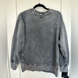 Aritzia sweatfleece boyfriend crew black acid wash sweatshirt size small